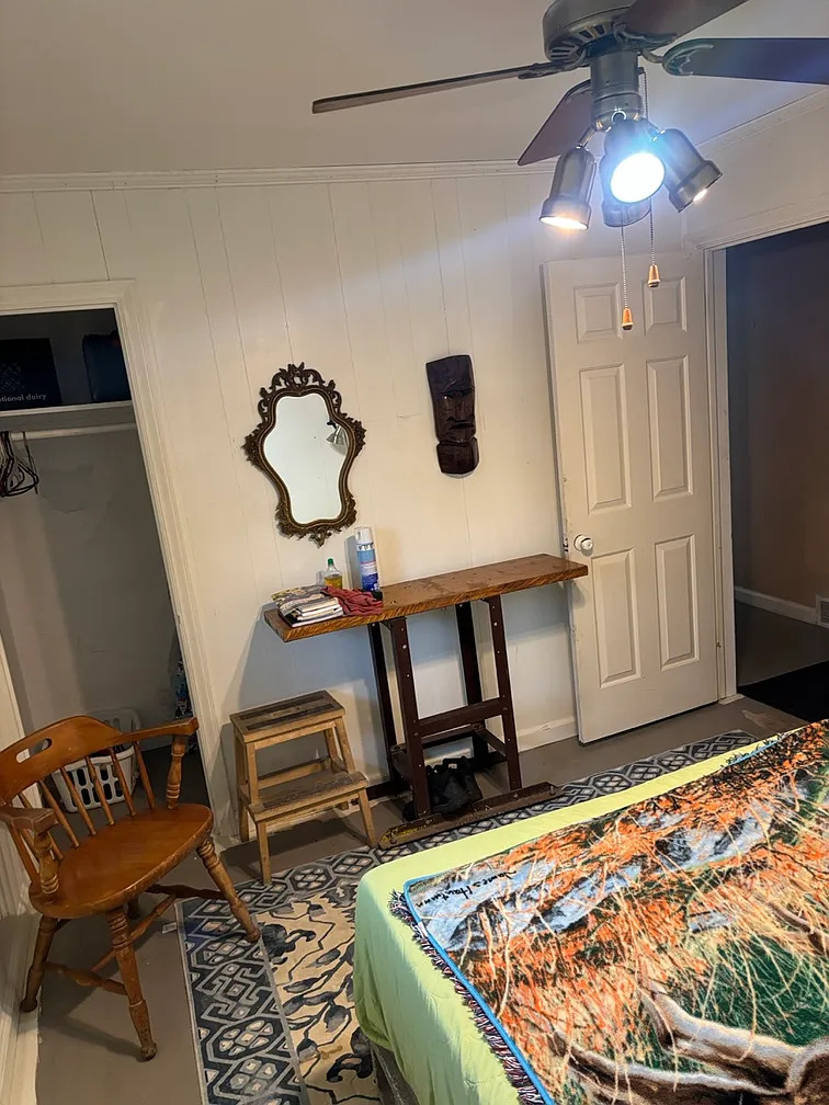Nice Ranch House with Mountain Views close to Transit and Haywood Rd